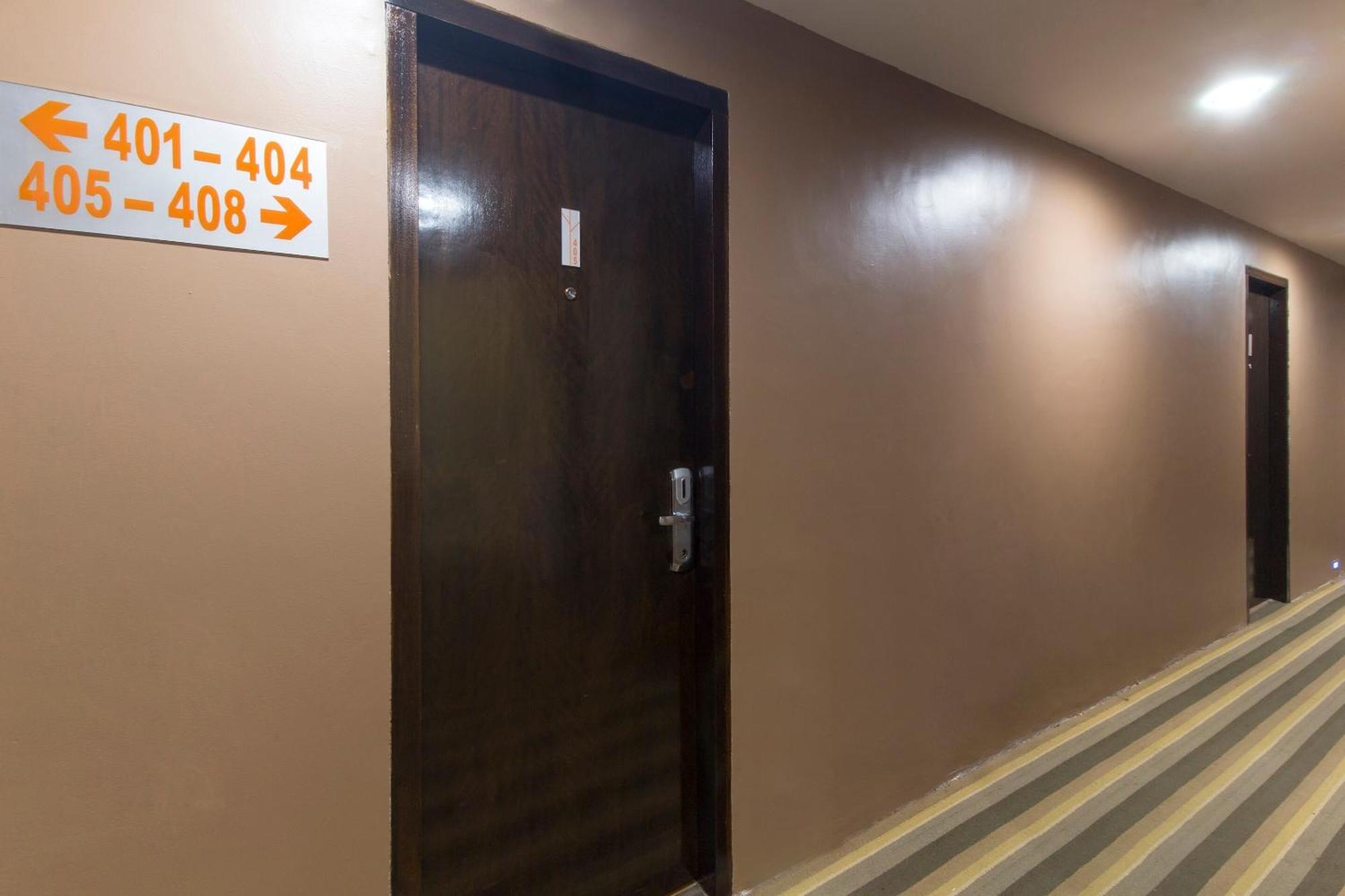 Oyo 90894 Hotel Smc I-City Шах Алам Екстериор снимка