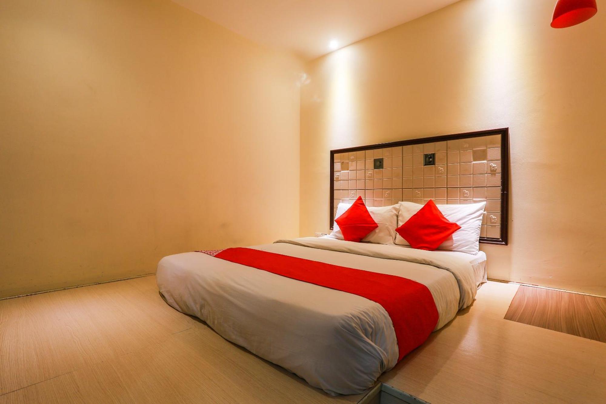 Oyo 90894 Hotel Smc I-City Шах Алам Екстериор снимка