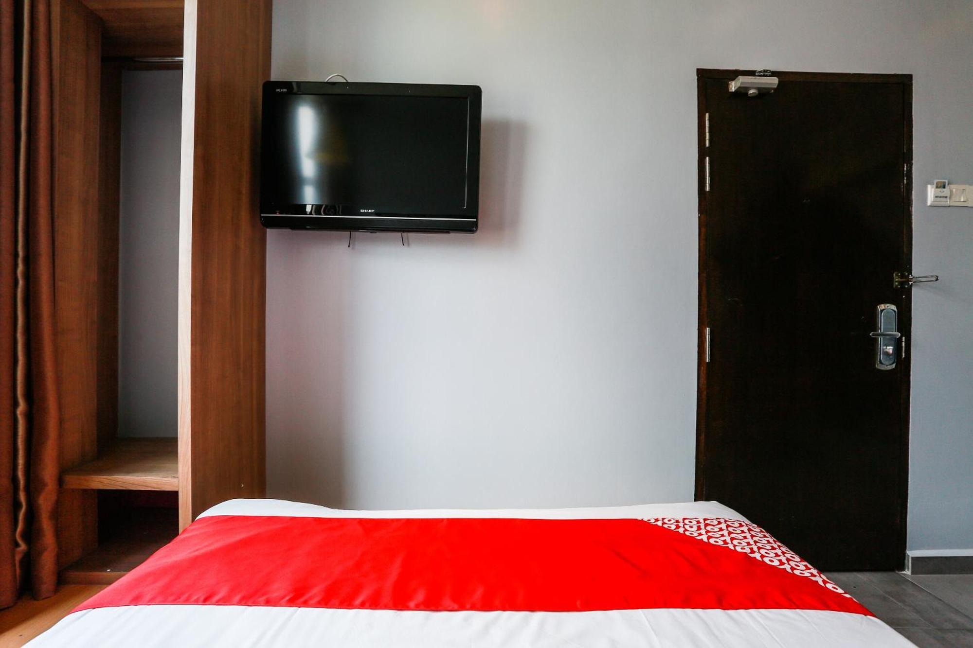 Oyo 90894 Hotel Smc I-City Шах Алам Екстериор снимка