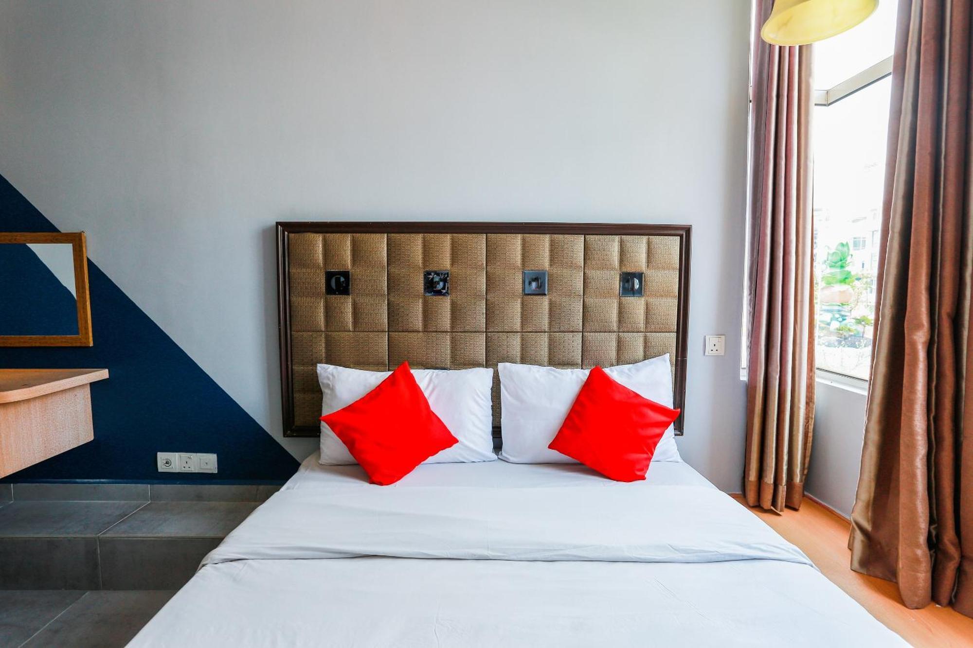Oyo 90894 Hotel Smc I-City Шах Алам Екстериор снимка